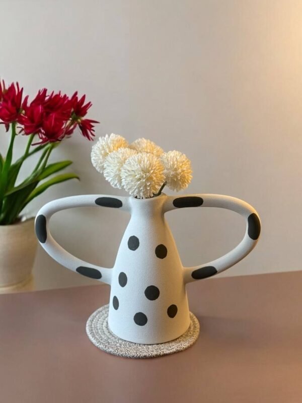 Creative ceramic vase Black and white wave dot spots abstract irregular ceramic crafts handle Flower vase Home Decoration